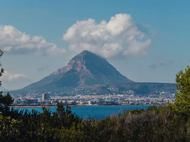 Montgó y la costa de Jávea